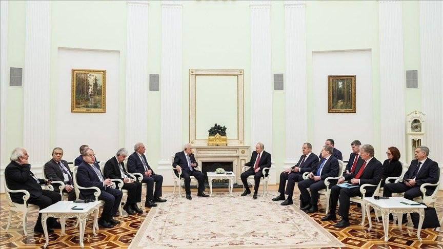 خلال لقائه الرئيس الروسي بوتين في موسكو.. الرئيس الفلسطيني محمود عباس يجدد مطالبه بوقف فوري للاستيطان الإسرائيلي، ووضع حد لإرهاب المستوطنين في الضفة ا...