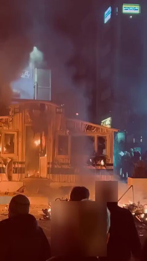 UY IlvtpS2BGZKKj.jpg