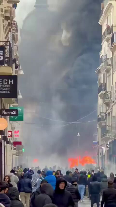 FBqk 4BaM9ZFMAQ9.jpg