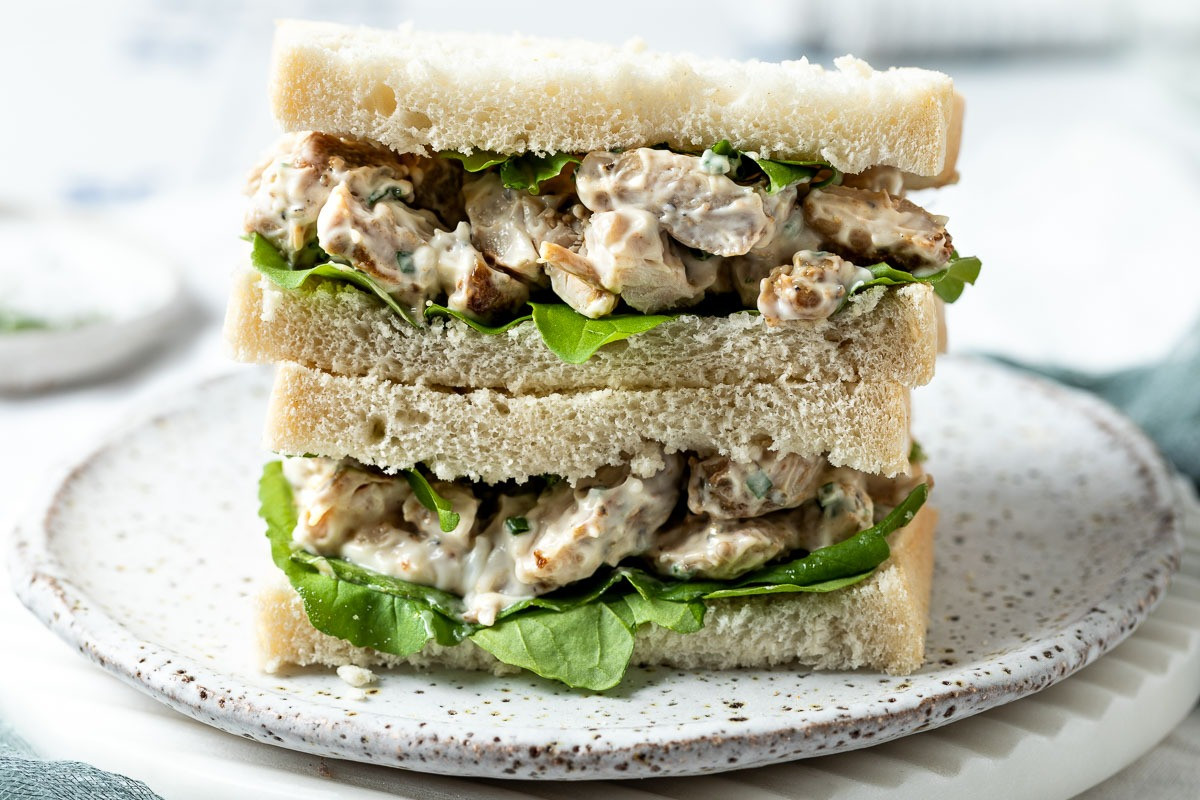Crispy chicken sandwich