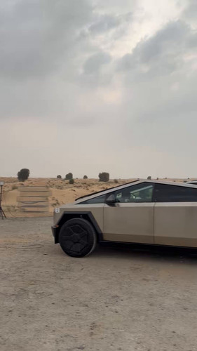 QUwnlfCHbi4B9r6 .jpg