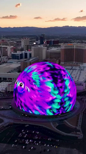 RWGGwEtwoopBELQq.jpg