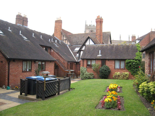 DKxeSmiUIAEBvVq.jpg