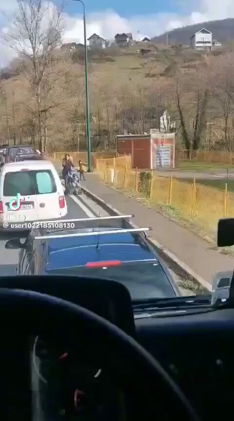 MEKZIVsZ1vtGDb0v.jpg