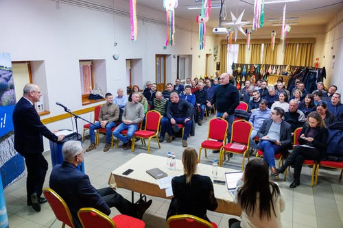 619152990 1480417710757700 792552965983135189 n.jpg?stp=dst jpg s590x590 tt6& nc cat=108&ccb=1 7& nc.jpg