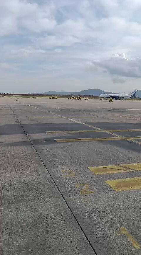 V5Abu857v VOnBeE.jpg