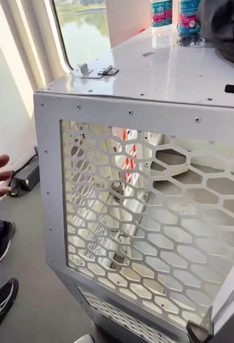 C5TsdWdE HT4uT1f.jpg