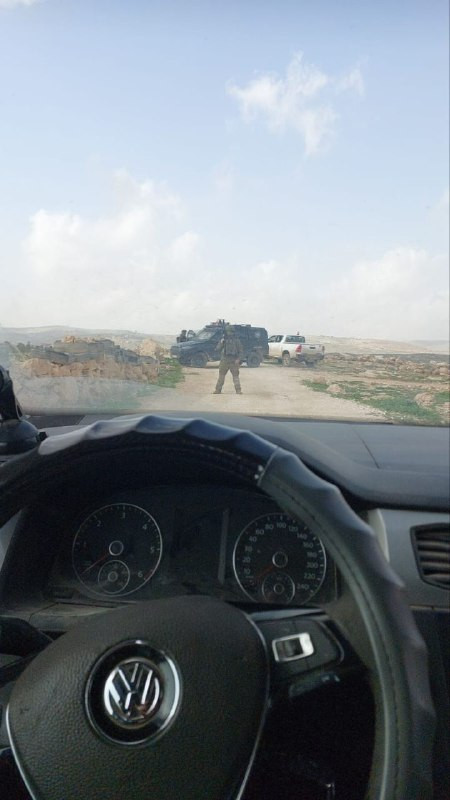 قوات الاحتلال تقتحم منطقة حوارة في مسافر يطا جنوب الخليل، وتفرض حواجز عسكرية وتحتجز عددًا من الأهالي، عقب اعتداء نفذه مستوطنون في المنطقة....