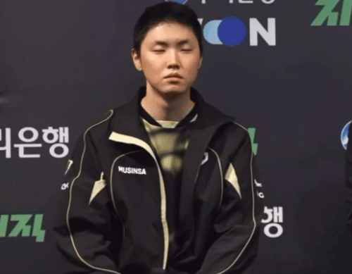 9dd38fb5ly1i9kiylmdjsg20ea0b4kjo.gif