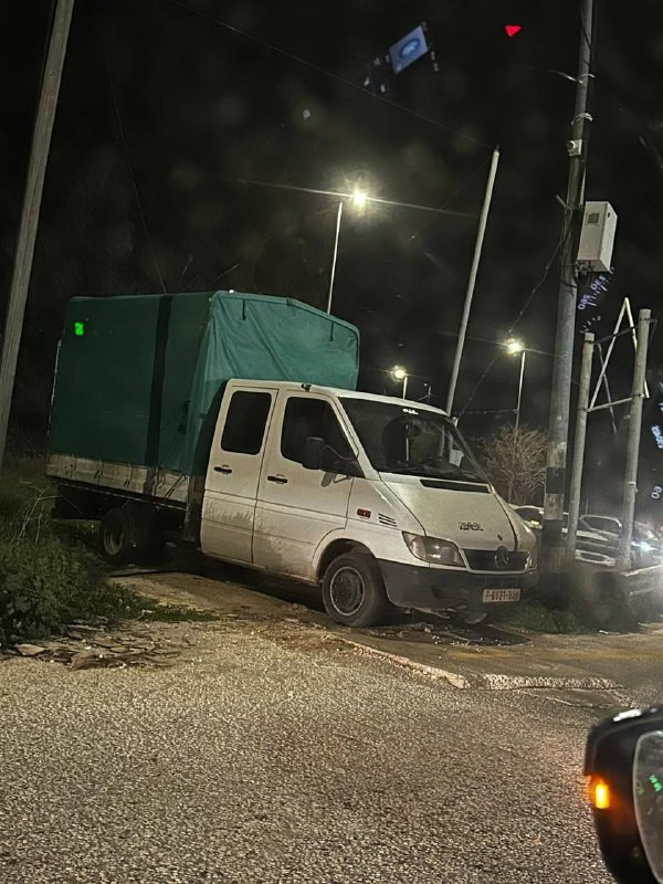 مصادر محلية: قوات الاحتلال تعتقل سائق مركبة قرب مدخل مستوطنة "أريئيل" بعد أن أخطأ الطريق وتابع سيره باتجاه مدخل المستوطنة بدلاً من التوجه إلى مدخل مدي...