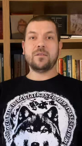 H8E30uqvz3IDxJp .jpg