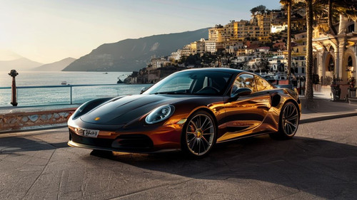 uma fotografia profissional captura um mclaren ou porsche de luxo destacando suas linhas elegantes.jpg