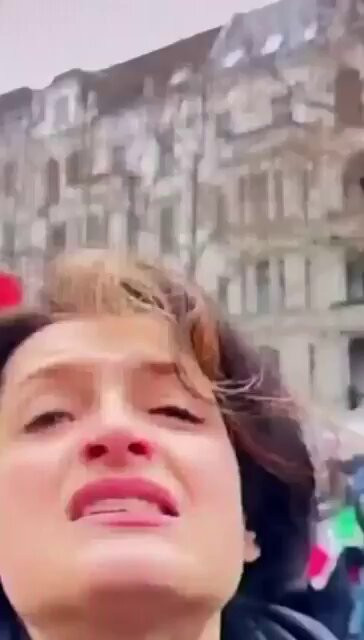 DmhGE66A6lE8JDaI.jpg