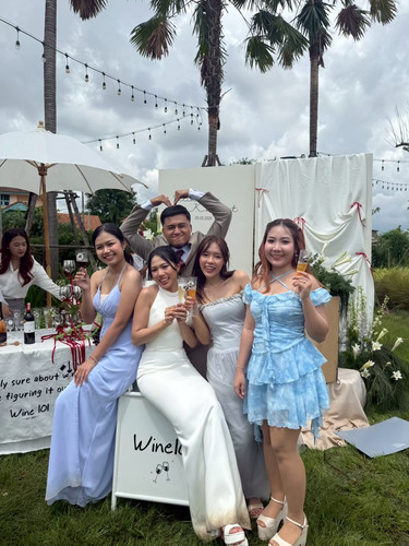 LINE ALBUM Nine Mhee wine wedding booth 250711 45