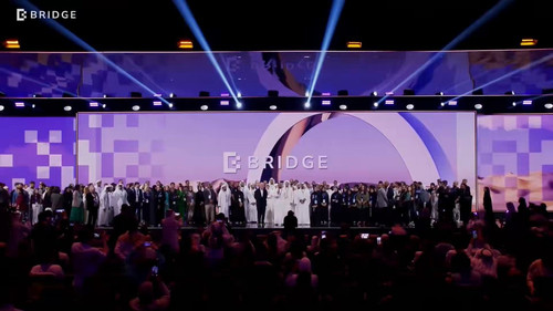 ax YaL996o04bi8u.jpg