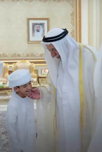 japQ4Da5v5vDj bl.jpg