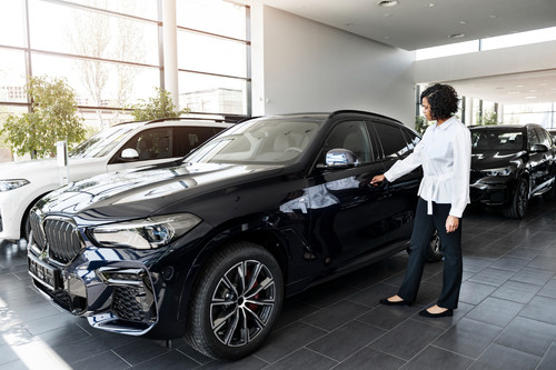 How to Book a Luxury Car Rental in Mumbai Without Hidden Fees.jpg