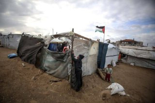 الدفاع المدني – رفح: تتلقى فرقنا العديد من نداءات الاستغاثة من مناطق النزوح جنوب قطاع غزة، بسبب غرق الخيام ومحاصرة العائلات داخلها نتيجة شدة الأمطار. ...