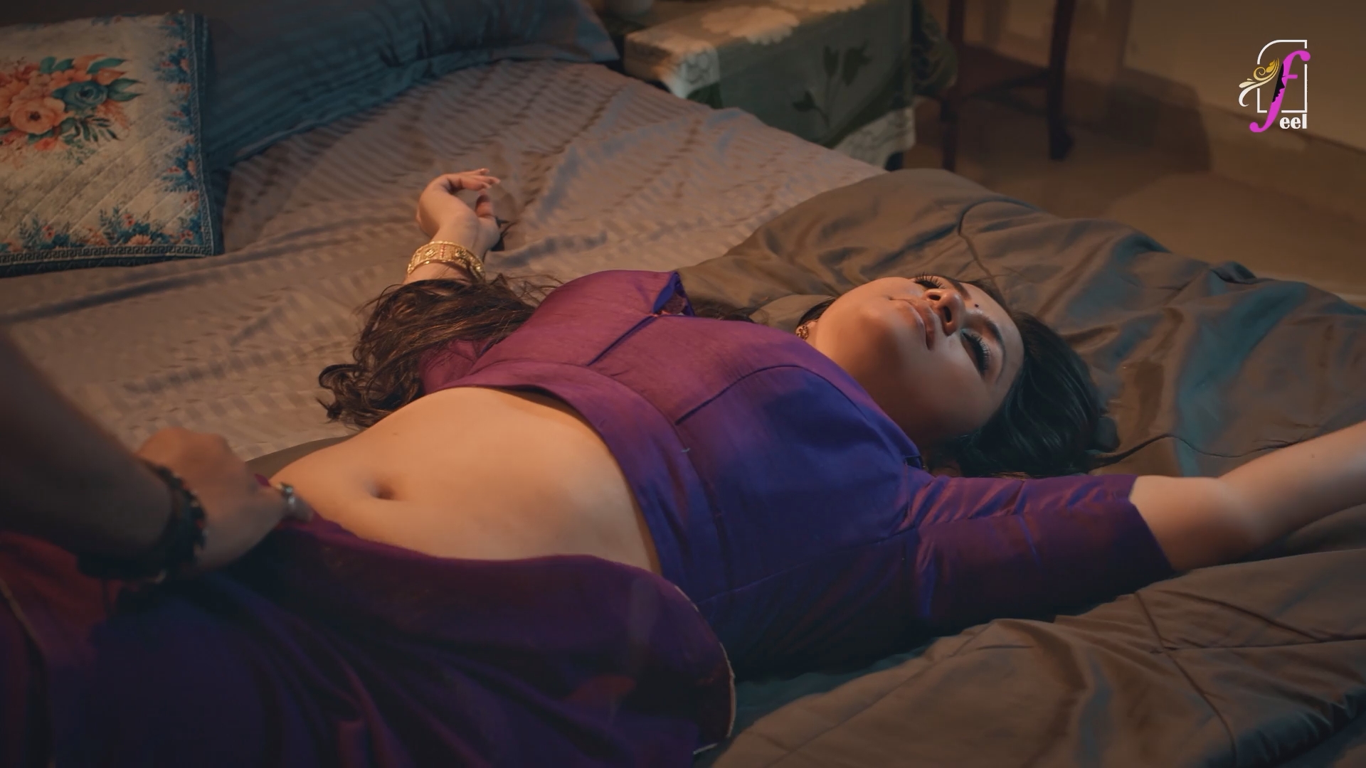 1Filmy4Wap.Cloud 1080p (Feel) Jawaani Jaaneman Part 1 E03.mkv snapshot 17.24.000