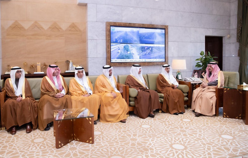 G7zcLk5WQAE7YNr.jpg