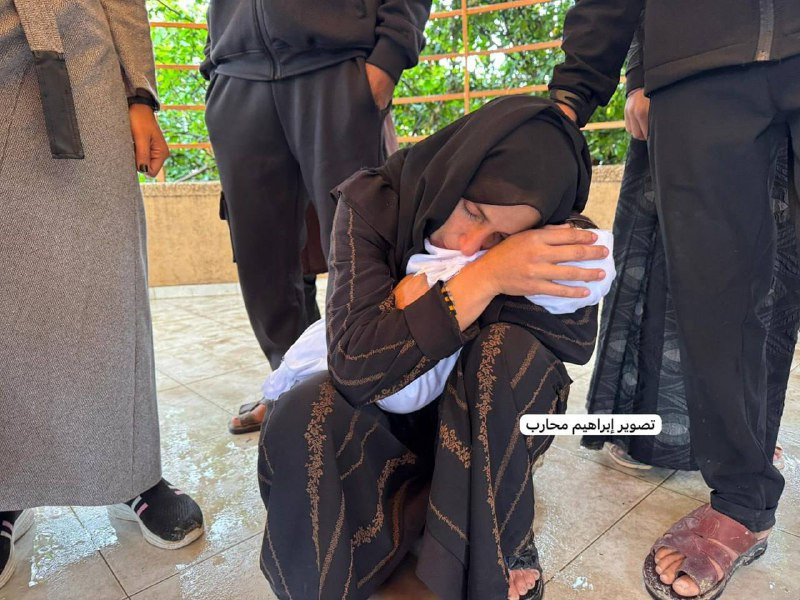 توفيت الطفلة رهف أحمد ناجي أبو جزر (9 شهور) نتيجة البرد الشديد وغرق خيام النازحين بمنطقة المواصي غرب خان يونس بعد أن تخلى عنها الجميع....