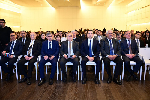 G70Z6KWa4AEkrbO.jpg