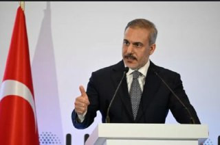 وزير الخارجية التركي قال: بشأن اتفاق وقف إطلاق النار في غزة، هناك خطوات ضرورية للانتقال إلى المرحلة الثانية. وأضاف أن بعض بنود الاتفاق يجب أن تُطبق، و...