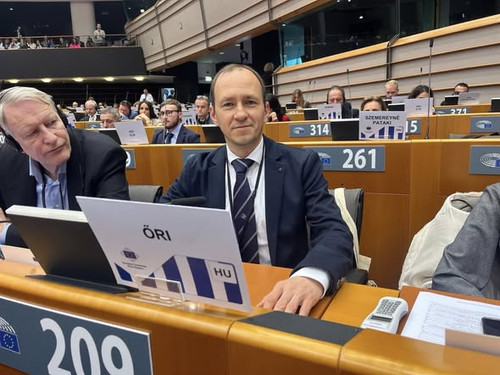 597854855 1477548320845046 2806730210187488056 n.jpg?stp=cp6 dst jpg s590x590 tt6& nc cat=106&ccb=1 .jpg