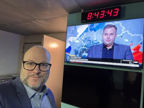 595894863 825347347140905 3264000601640837385 n.jpg?stp=cp6 dst jpg s720x720 tt6& nc cat=104&ccb=1 7.jpg