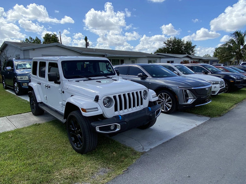 Parking305   20041 NW 13th Ct, Miami, FL 33169, United States   17542667659  https://www.parking305..jpg