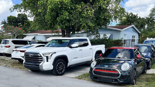 Parking305   20041 NW 13th Ct, Miami, FL 33169, United States   17542667659  https://www.parking305..jpg
