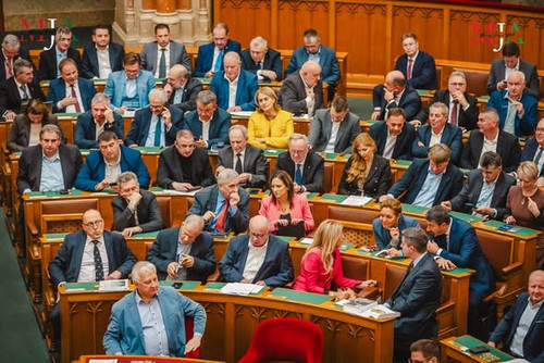 596001472 1237888108158389 5263946846120790973 n.jpg?stp=dst jpg s590x590 tt6& nc cat=109&ccb=1 7& n.jpg