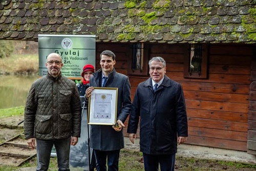 597827240 1396684371821793 5550545091399252445 n.jpg?stp=dst jpg s590x590 tt6& nc cat=111&ccb=1 7& n.jpg