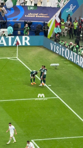 TkR hVOAwC7gXREf.jpg