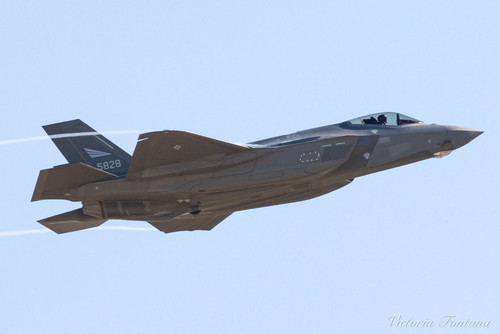 G71M6rGWMAACuFM.jpg