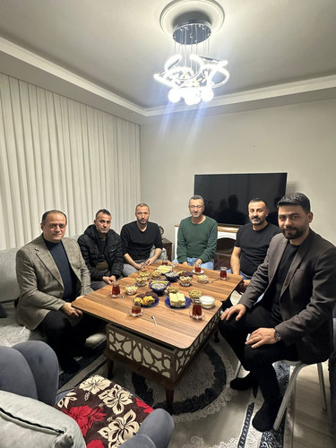 G71g8vIW0AA 3Ak.jpg