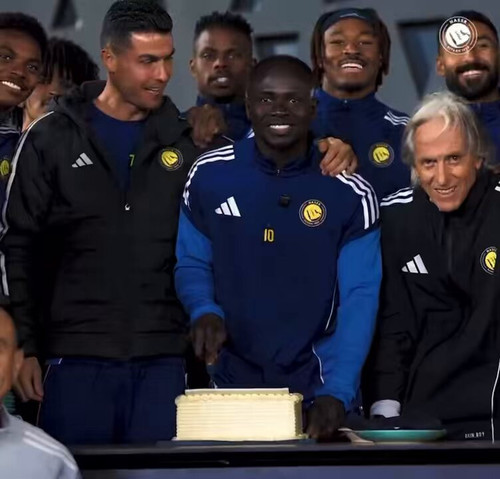 1V AJVm3DOuyA8or.jpg