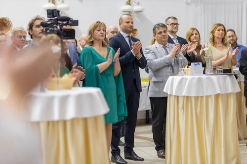 618202774 1751644756199274 1000066469926618556 n.jpg?stp=dst jpg s590x590 tt6& nc cat=104&ccb=1 7& n.jpg