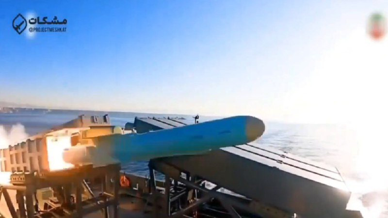 إيران تتعهد بإغراق حاملة الطائرات الأمريكية "USS أبراهام لينكولن" ومجموعتها الضاربة بضربات فرط صوتية، مع دخول الأسطول الأمريكي إلى جوف إيران....