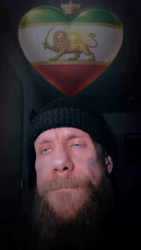 LkAWnV6pYR1CkiZm.jpg