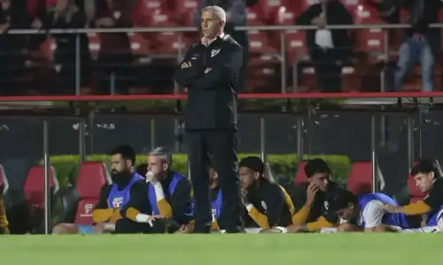 São Paulo busca reação no Choque-Rei sob a liderança de Crespo em meio a revezamento de elenco