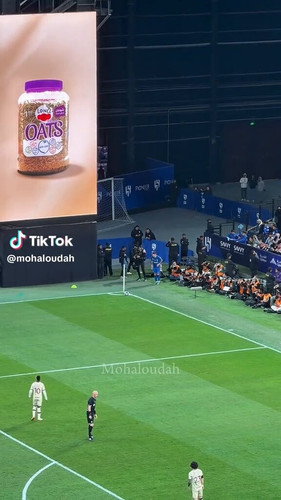 XyU6vKgURG7IZ6Ip.jpg