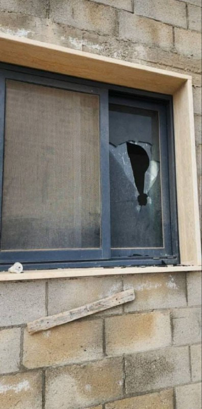 صورة | قطعان المستوطنين يحطمون نوافذ أحد المنازل ويتلفون عداد المياه في بلدة دوما جنوب نابلس...