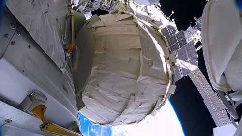 neHRcZ53tRo18fsT.jpg