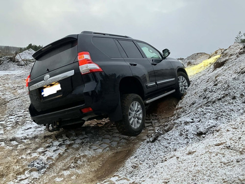 Land Cruiser 2.jpg