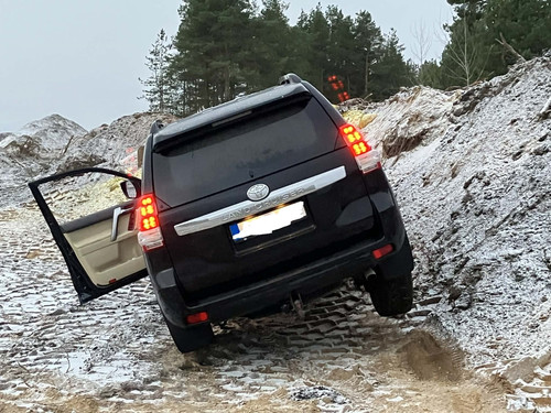 Land Cruiser 1.jpg