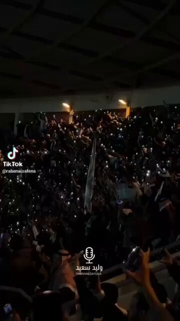 QAGYizTYtFkW6Vt5.jpg