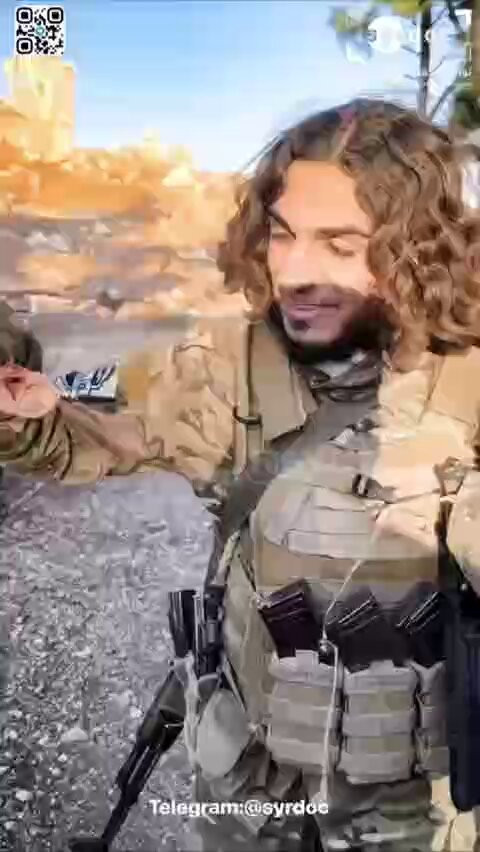 Zjwwg6L4wyvPH6Uy.jpg