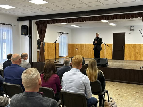 617590491 1512784900654721 2377659853267855354 n.jpg?stp=cp6 dst jpg s590x590 tt6& nc cat=104&ccb=1 .jpg