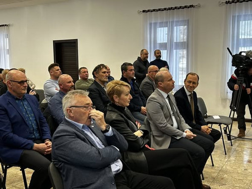 619614812 1512784963988048 9163910702541519294 n.jpg?stp=cp6 dst jpg s590x590 tt6& nc cat=100&ccb=1 .jpg